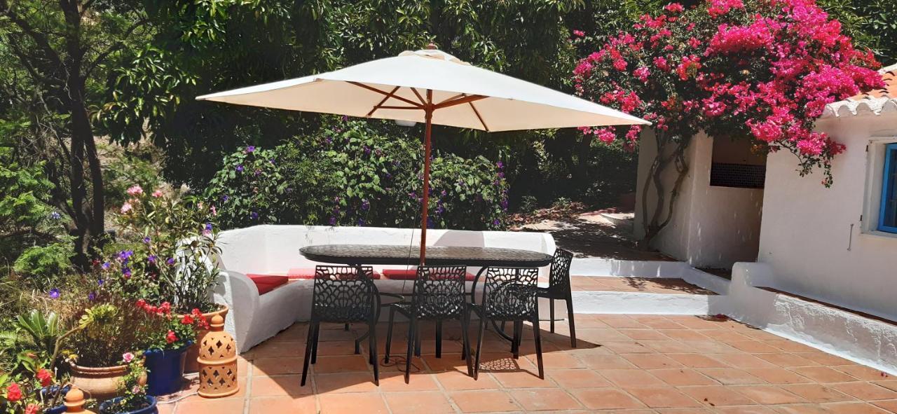 Rural El Oasis Couette-café Almuñécar